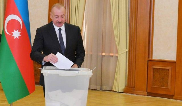 Aliyev için, yemin töreni düzenlendi