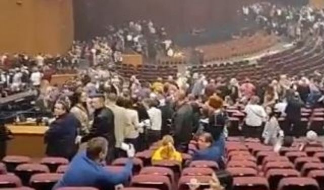 Moskova'da konser salonunda silahlı saldırı ve patlama!
