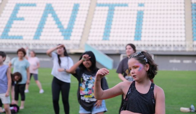 Nilüferliler açık havada zumba ile hem eğlendi hem spor yaptı