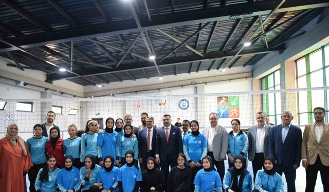 Yıldırım'da bir kapalı spor salonu daha hizmete girdi