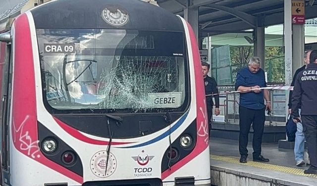 Marmaray'da bir kişi raylara atlayarak yaşamını yitirdi