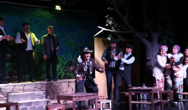 “Komşu Köyün Delisi” yeni sezonda da kapalı gişe