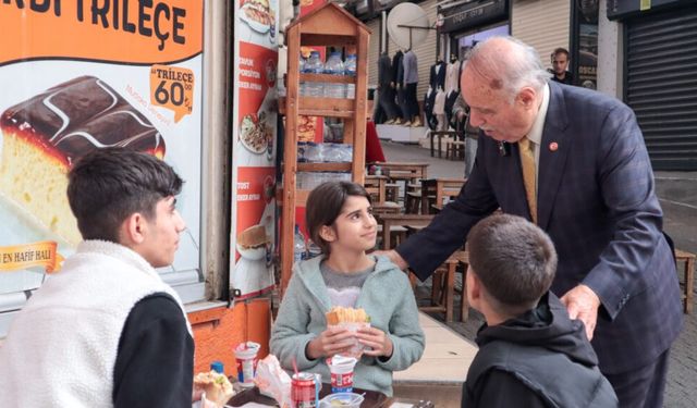 "Esnafın yarasına  ‎merhem oluyoruz"