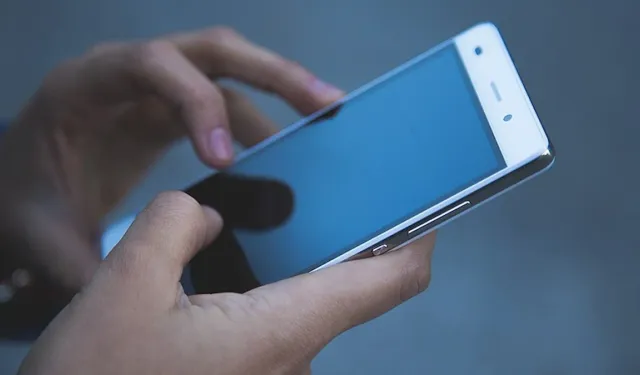 Milyonlarca akıllı telefon kullanıma kapatılacak