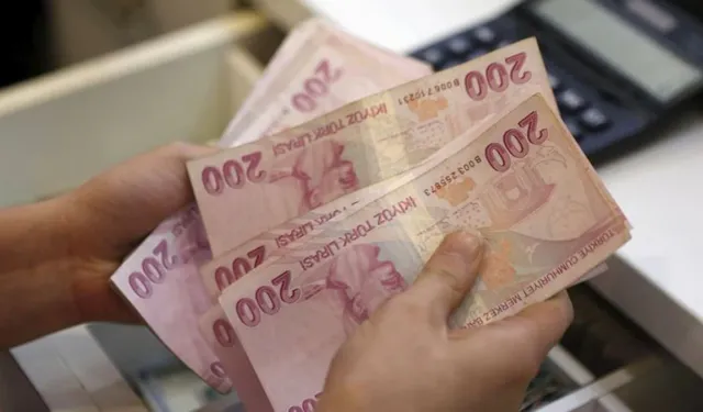 Ekonomiyle birlikte 200 TL de çöktü