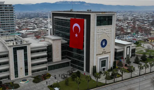 Bursa Büyükşehir, şehri Türk bayraklarıyla donatıyor