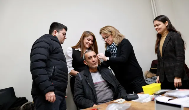 Gemlik'te ihtiyaç sahiplerine ücretsiz işitme cihazı desteği