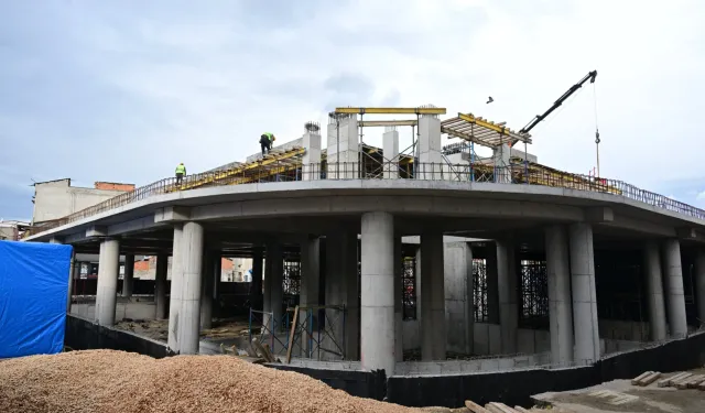 Bursa Yavuzselim Kapalı Pazar Alanı'nda çalışmalar sürüyor