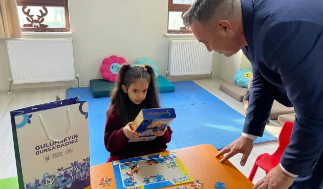 Bursa'da öğrencilerin karne heyecanı