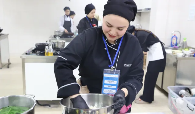 Geleceğin şefleri Bursa'da 'Anne Reçeteleri' ile yarıştı