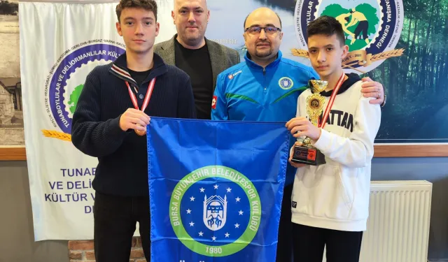 Bursa Büyükşehir Belediyesporlu satranççılar yine kürsüde