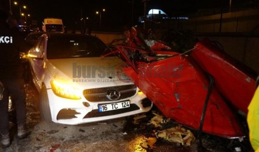 Bursa'da zincirleme kaza! 1'i ağır 10 kişi yaralandı...