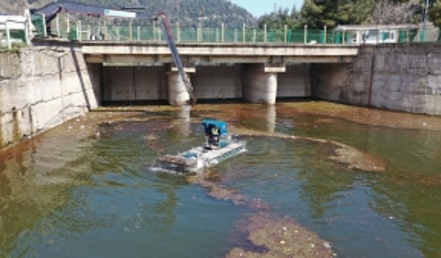 Bursa’da barajlarda hummalı temizlik