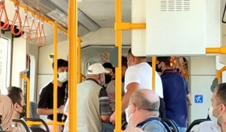 Metroda sokak müzisyeni gerginliği