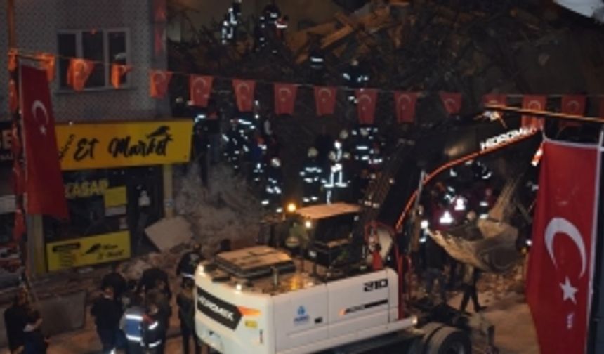 Son dakika! Malatya'da bina çöktü