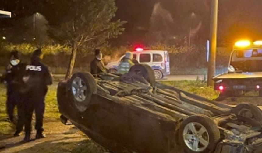 Otomobil Adliye’nin önünde takla attı, sürücü olay yerinden kaçtı