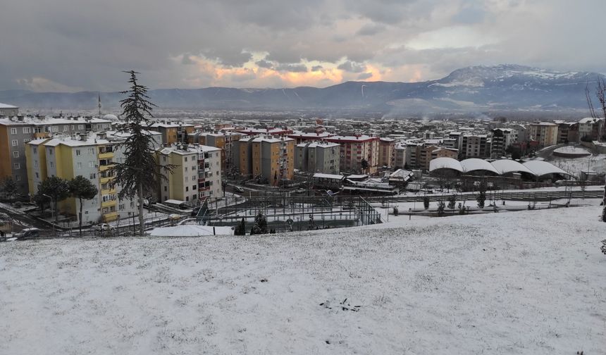 Kestel karla kaplandı