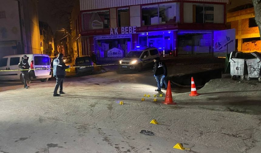 Gece kulübünde silahlar konuştu: 1’i ağır 2 yaralı