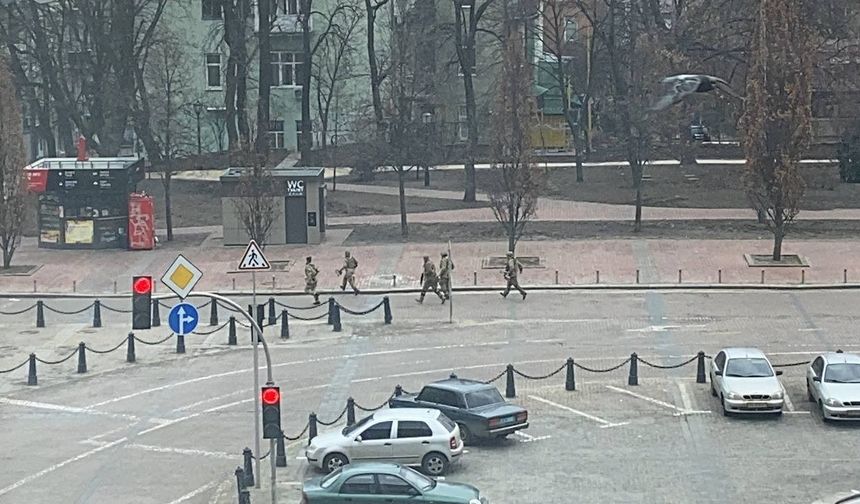 Kiev polisinin patlama sesleri sonrası sirenlerle bölgeye intikali!