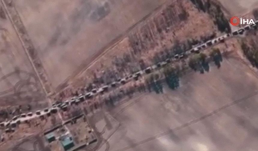 Kiev'e ilerleyen 64 kilometrelik Rus askeri konvoyu görüntülendi!