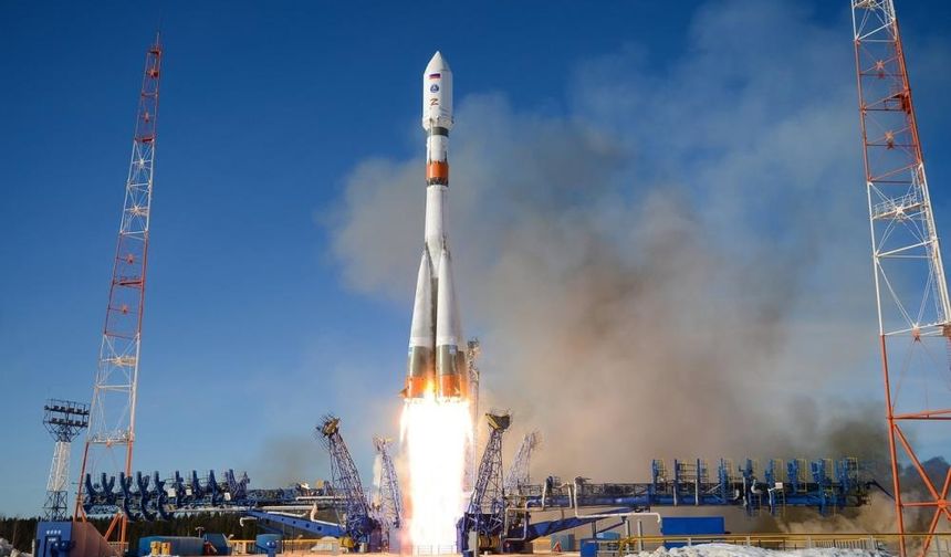 Rusya uzaya Soyuz roketini fırlattı