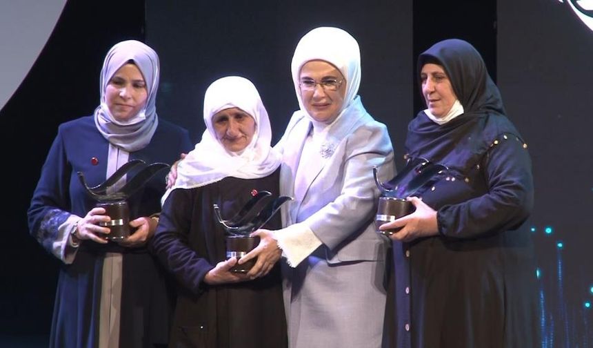 Türkiye’ye Enerji Veren Kadınlar ödüllendirildi