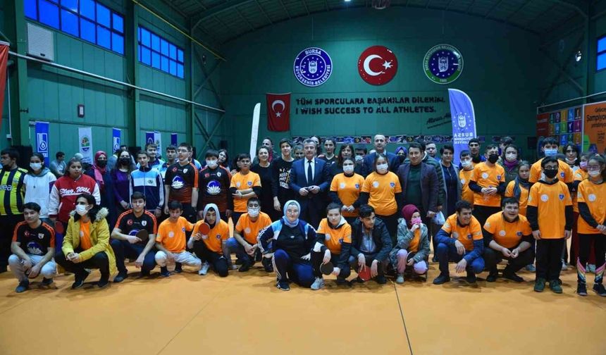 Bursa’da özel çocuklar masa tenisinde buluştu