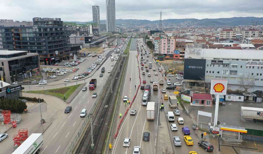 Mudanya yolu üzerinde raylı sistem çalışmalarında yoğun mesai başladı