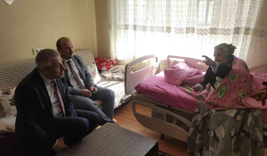 Sağlık Müdürü Yavuzyılmaz'dan 110 yaşındaki Halime teyzeye ziyaret