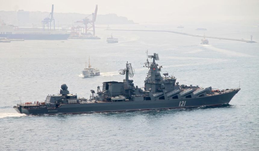 Rusların amiral gemisi Karadeniz'de battı!