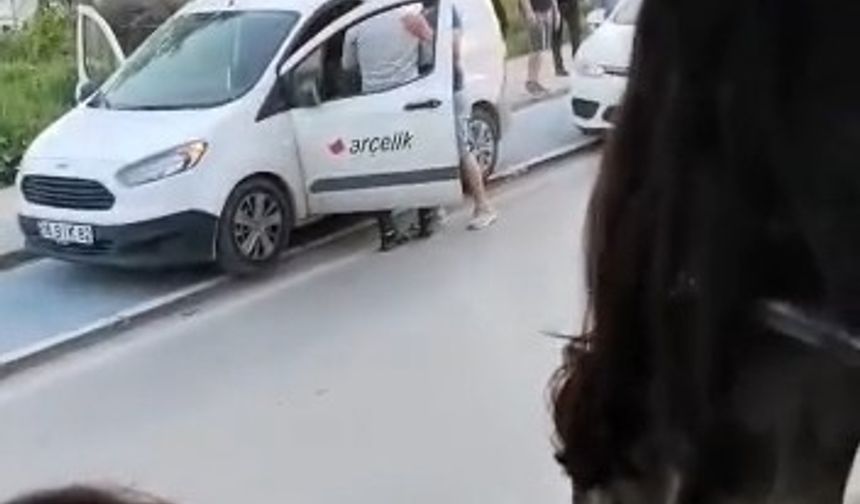 Trafikte yol verme tartışması kavgaya dönüştü!