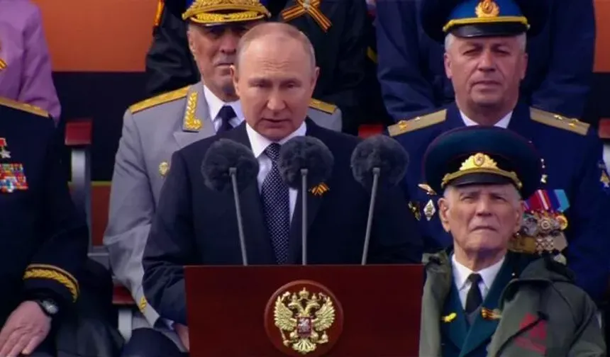 Putin Zafer Günü kutlamalarında konuşuyor!