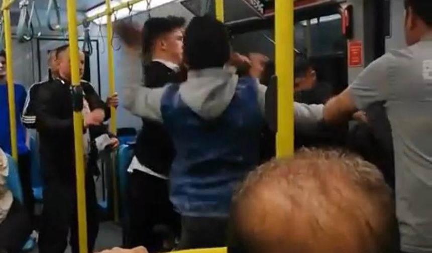 Tekme tokatlı metroda sigara içme kavgası!