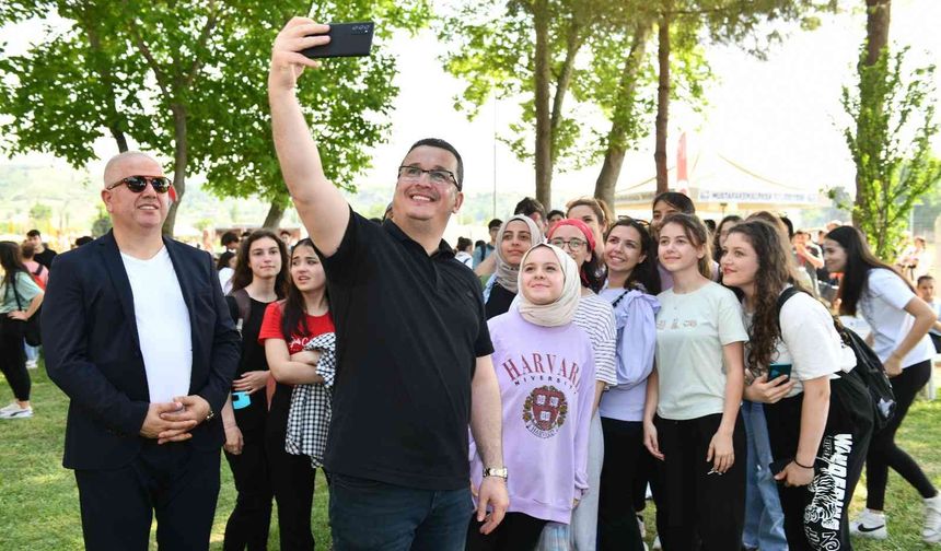 Mustafakemalpaşa’da ertelenen Gençlik Festivali coşkuyla kutlandı