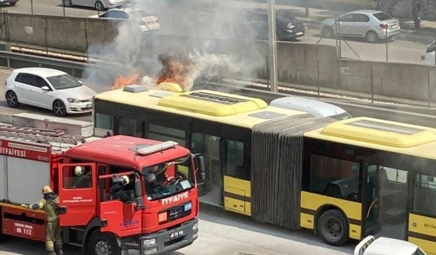 Halk otobüsü bir anda alev topuna döndü, facia teğet geçti!