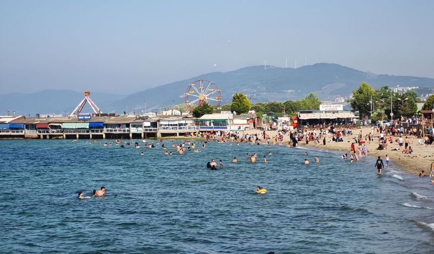 Bursa’da sıcak havadan bulananlar, deniz sezonunu açtı!