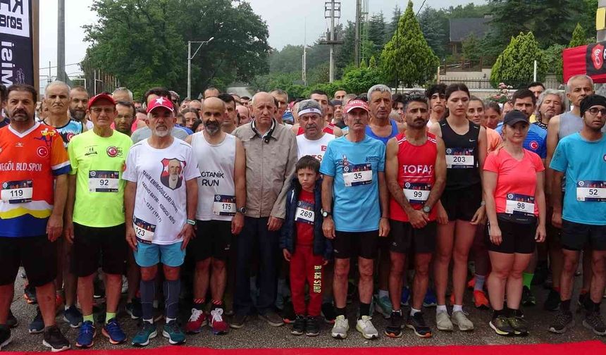"16. Kazancı Dostluk Koşusu’nda" sporcular yağmur çamur demeden yarıştı!