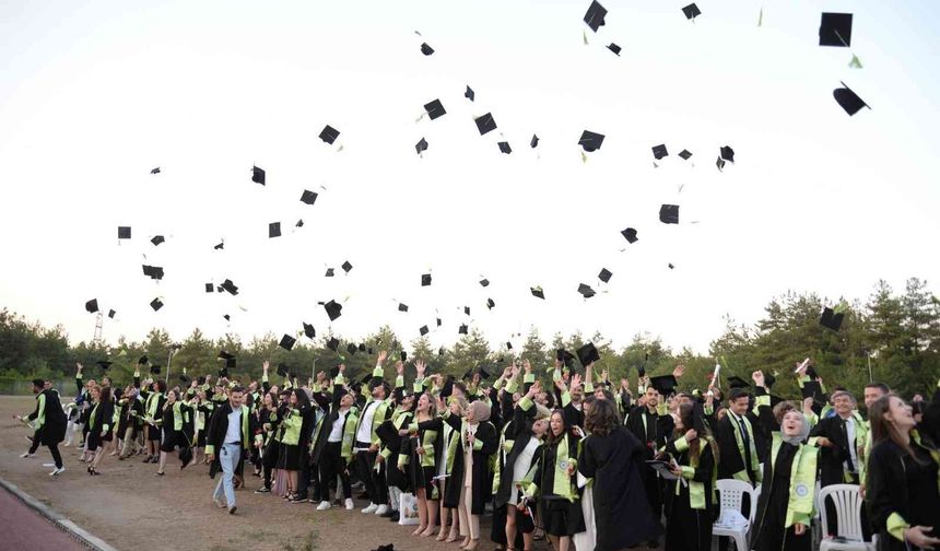 Uludağ Ziraat Fakültesi’nde mezuniyet sevinci