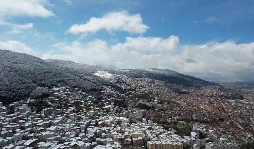 Mart karı Bursa’yı beyaza bürüdü