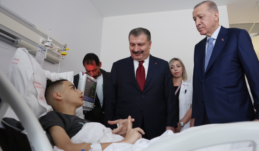Cumhurbaşkanı Erdoğan, Gazzeli hastaları hastanede ziyaret etti!