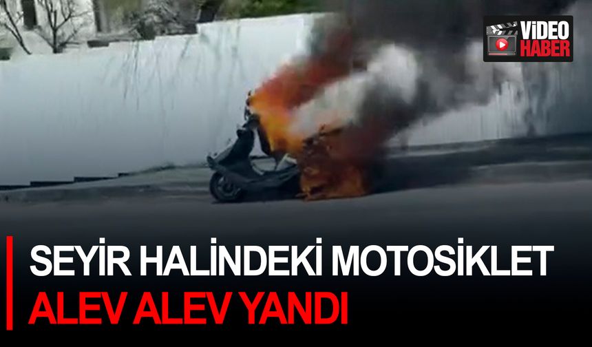 Seyir halindeki motosiklet alev alev yandı, ilk müdahale trafik polisinden